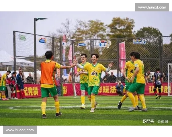 激烈对决足球半决赛燃情开赛 八强强者谁将脱颖而出成就梦想